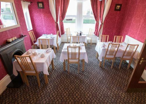 Hostal Mont Millais