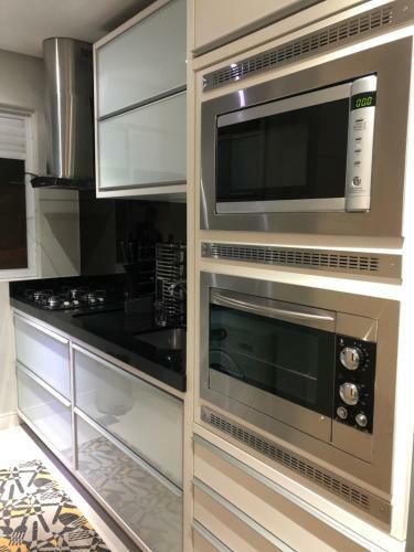 Apartamento Em Andar Alto, �rea Central de Crici�ma