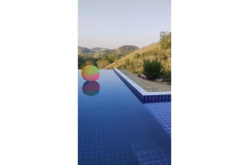 Chal� Master Com Piscina de Borda Infinita