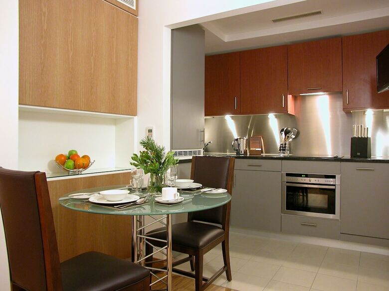 Kings Wardrobe Apartments By Bridgestreet