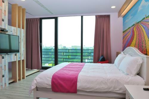 Qian Qian Riverside B&B