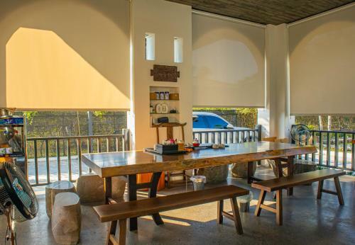 Villa Changxing White House-sun Moon Lake