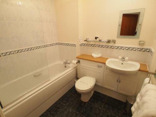 Apl Apartments
