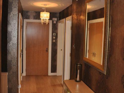Zinn Apartments - The Royals