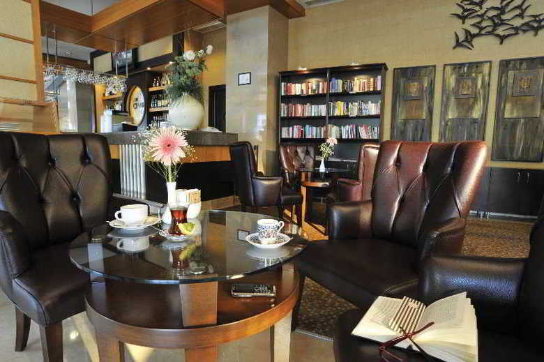 Hotel Amara Wing Resort