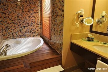 Hotel Amara Wing Resort