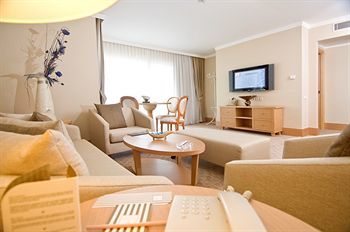 Hotel Amara Wing Resort
