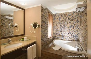 Hotel Amara Wing Resort