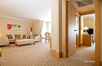 Hotel Amara Wing Resort