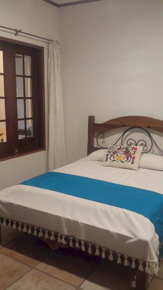 Hotel La Casa De Adobe