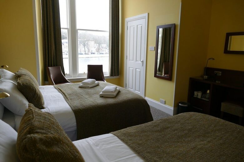 Hostal Strathness House