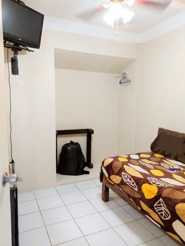 Bed & Breakfast Casa Roja, Puerta Trasera, Jard�n Y Alberca
