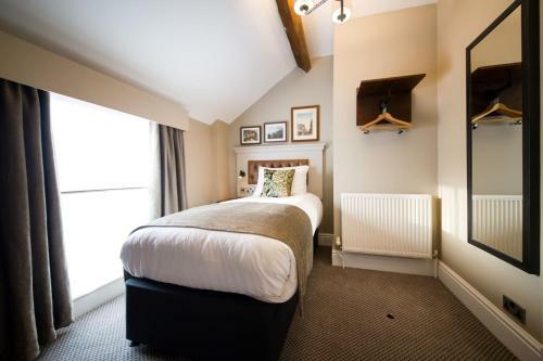 Innkeeper's Lodge Exeter, Clyst St George