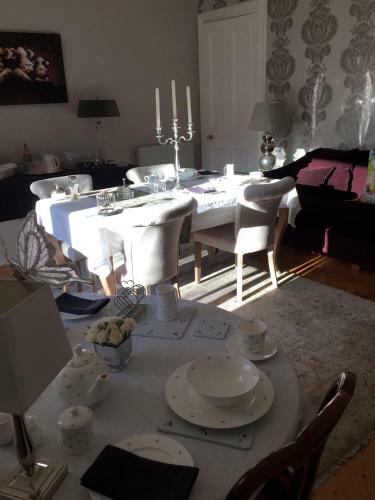 Bed & Breakfast Claremont House