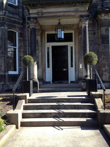 Bed & Breakfast Claremont House