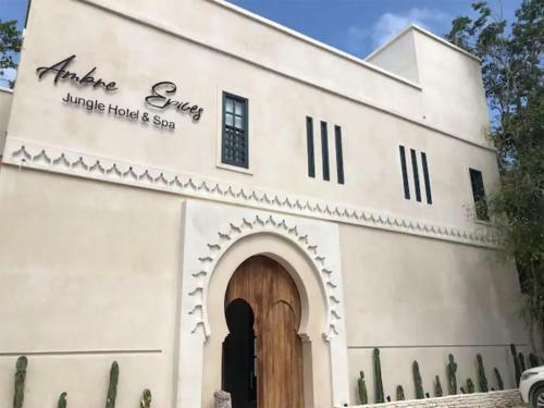 Moroccan Vacation Home For 16 Guests!