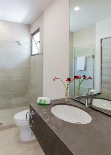 Apartamento Luxurious Condo Surrounded By Nature Private Balcony Shared Pool With Sundeck