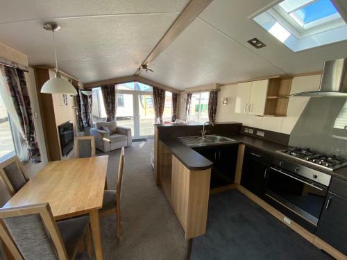 8 Berth Caravan Skegness Golden Palm Resort