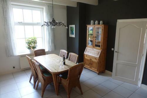 Magnificent Farmhouse In Central Holland 4a 2c