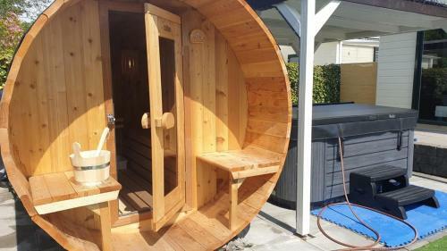 Chalet Buutengeweun, Met Luxe Jacuzzi En Tonsauna