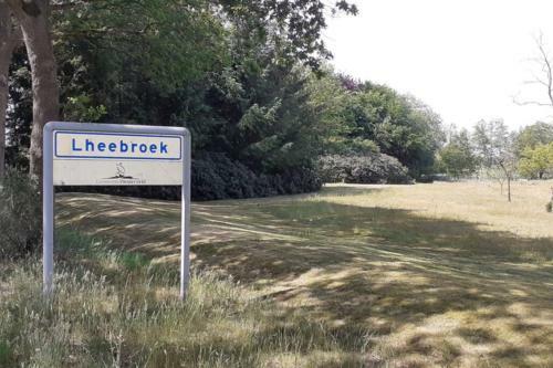 Drentse Bungalow In Natuur En Rust