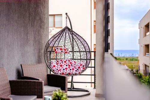 Summer Quantum Valentine's Apartment