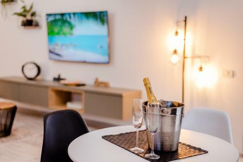 Summer Quantum Valentine's Apartment
