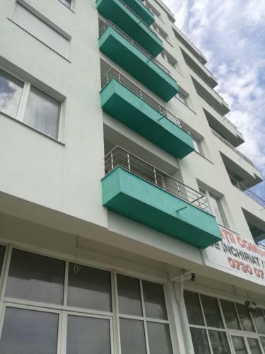 Summerland Sea View Apartment