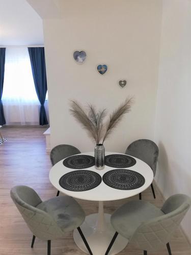 Aqua Blue Apartment Mamaia