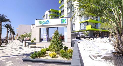 Sunny Apartments Alezzi Beach Resort