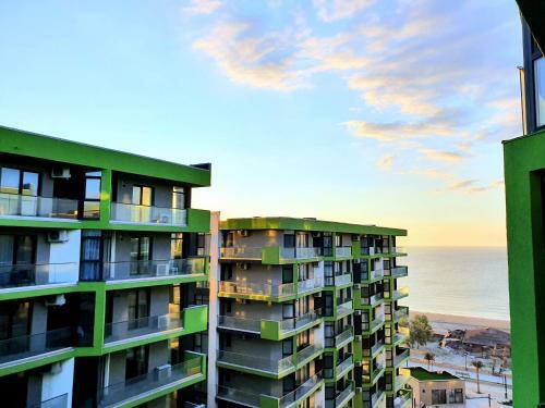 Rise And Shine Apartments Spa N Pool Alezzi Beach Resort