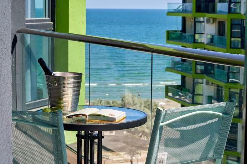 Rise And Shine Apartments Spa N Pool Alezzi Beach Resort