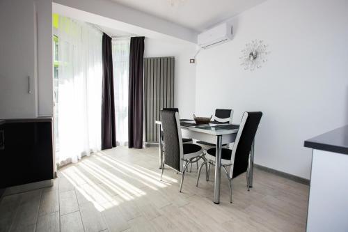Apartament Alezzi Black&white 3