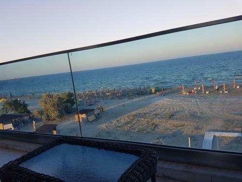 Apartamento Wave 2 Mamaia Prima Linie Vedere La Mare 120mp
