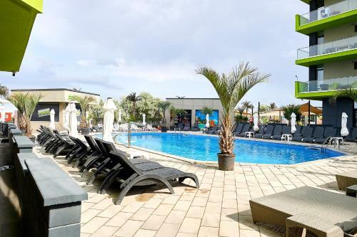 Purple Pearl Apartments Spa N Pool Alezzi Beach Resort