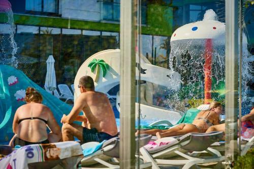 Oasis Apartment Spa N Pool Alezzi Beach Resort