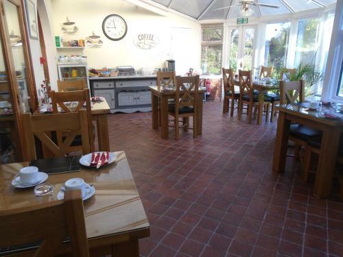 Trumbles Gatwick B&B