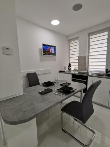 Casuta Cu Tei-lime House