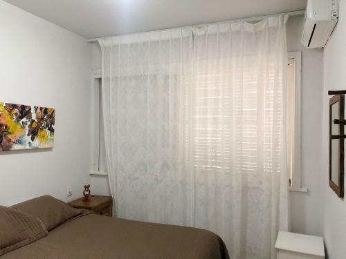 Excelente Im�vel A Uma Quadra Da Praia Central