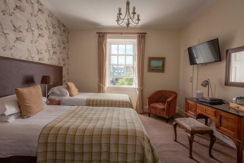 Albany Hotel