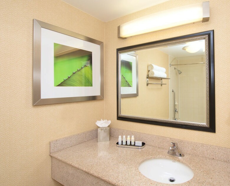 Hotel Courtyard By Marriott Miami Beach Oceanfront