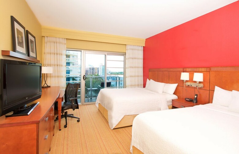 Hotel Courtyard By Marriott Miami Beach Oceanfront