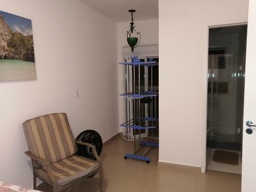 Apartamento, Ampla Sacada Com Vista Para O Mar!