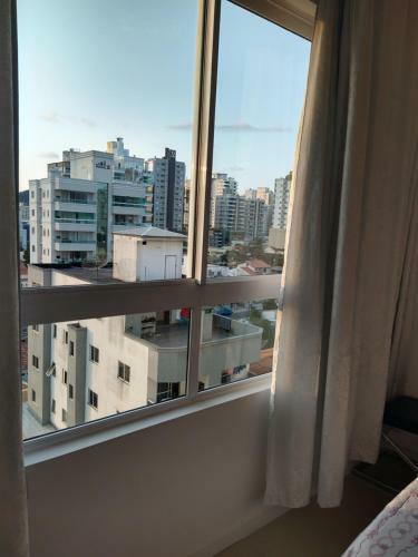 Su�tes Em Apartamento de Fam�lia