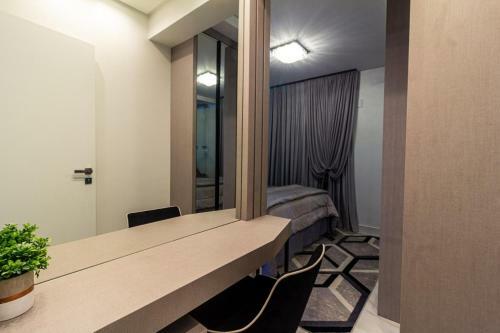 Apartamento Meia Praia Itapema 3 Su�tes-350m Mar
