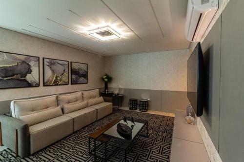 Apartamento Meia Praia Itapema 3 Su�tes-350m Mar