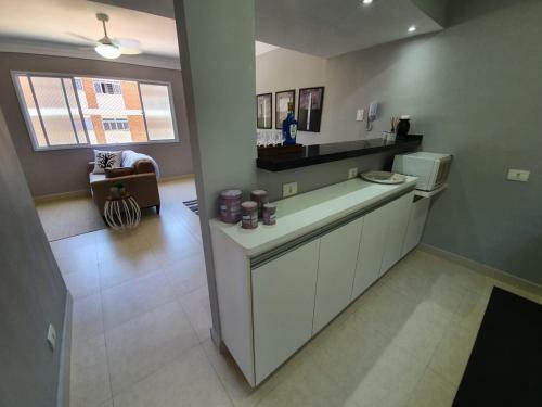 Lindo Apartamento Enseada At� 6 Pessoas - 2 Quartos - 200mt Da Praia