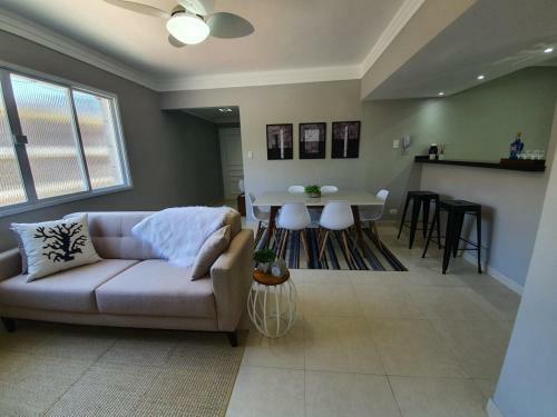 Lindo Apartamento Enseada At� 6 Pessoas - 2 Quartos - 200mt Da Praia