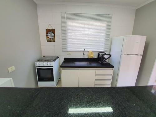 Lindo Apartamento Enseada At� 6 Pessoas - 2 Quartos - 200mt Da Praia