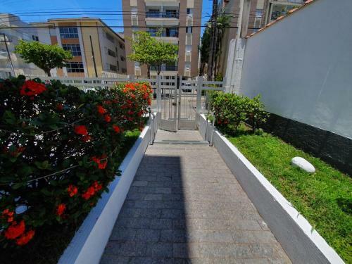 Lindo Apartamento Enseada At� 6 Pessoas - 2 Quartos - 200mt Da Praia